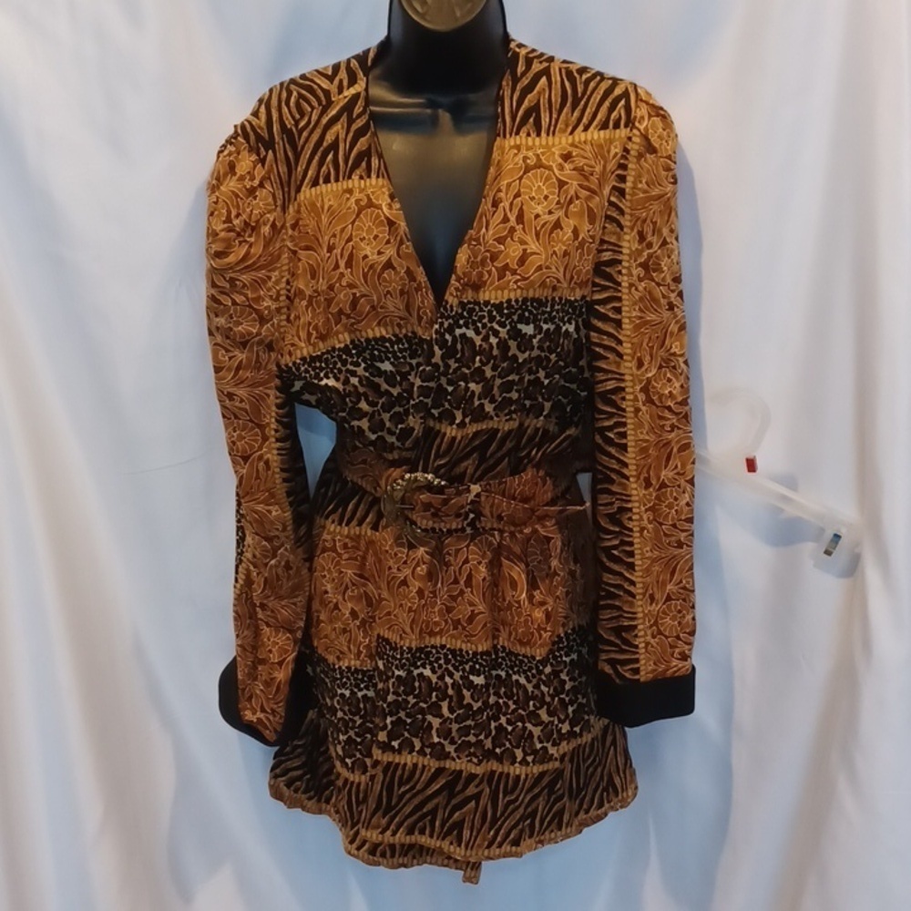 Periwinkle Vintage Animal Print 90s lightweight blazer, belted